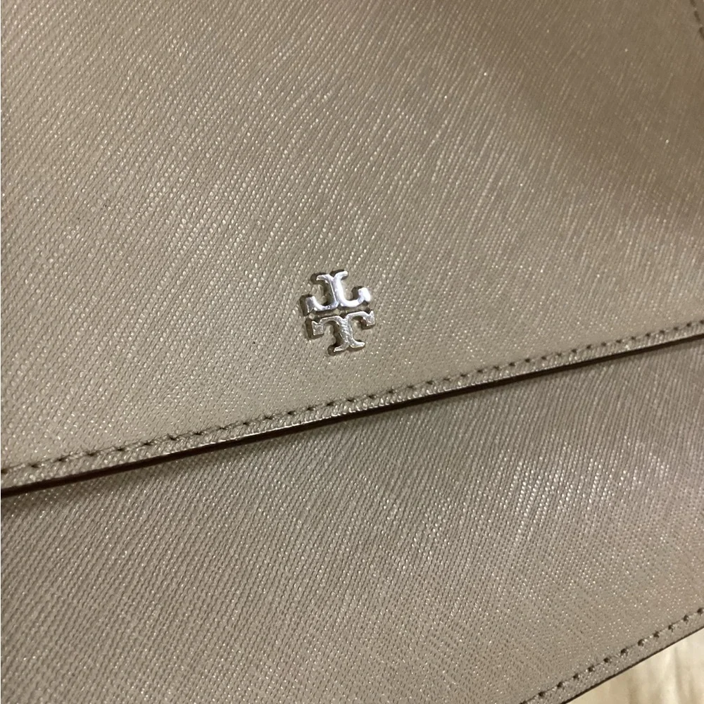 Tory Burch purse - Picture 2 of 14